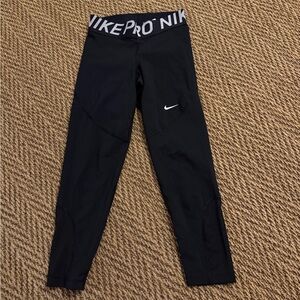 Nike Pro Women’s Cropped Leggings